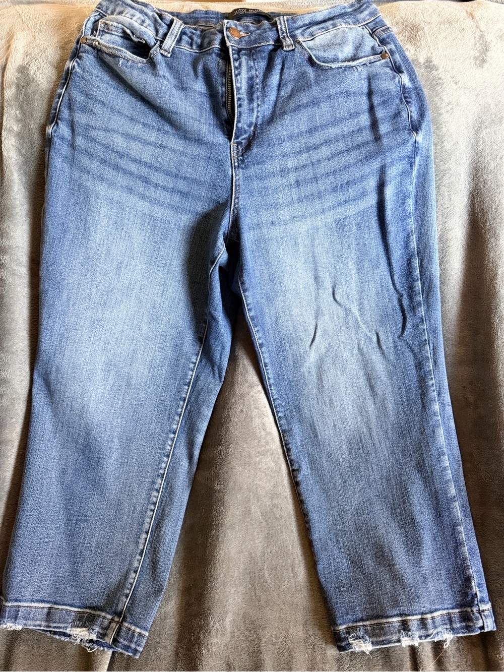 Judy Blue 14W High Rise Wide Leg Cropped Jeans Raw Hem JB88592